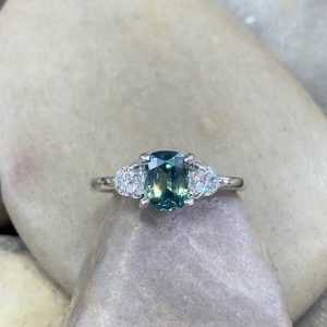 220-10205 Green Sapphire Diamond Trinity Ring