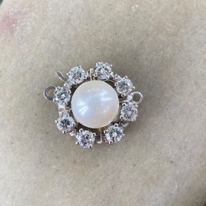 115-16856 PEARL CLASP WITH DIAMONDS