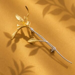 Maxillaria Orchid Brooch – From the Botanical Garden Collection