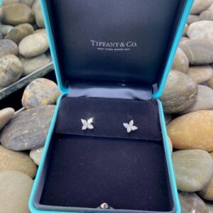 115-17420- Tiffany Victoria Studs