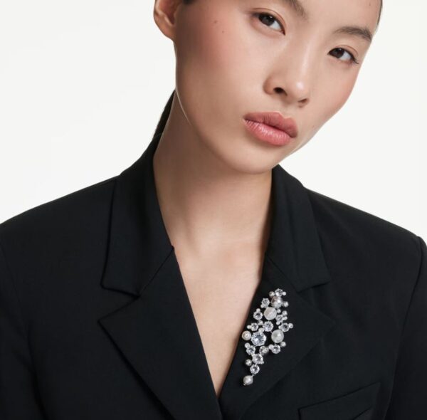 Constella brooch Crystal pearl, Round cut, White, Rhodium plated - Image 2
