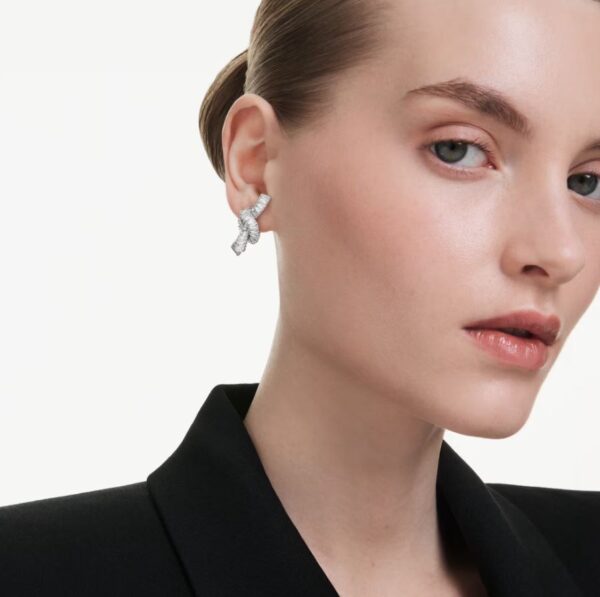 Matrix earrings Baguette cut, Knot, White, Rhodium plated - Image 2