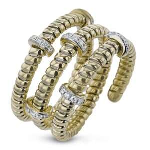 18KT GOLD WRAP AROUND DIAMOND FASHION RING- LR3159