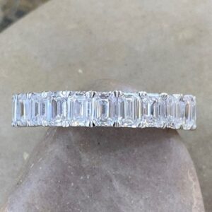 405-12811 EMERALD CUT DIAMOND BAND