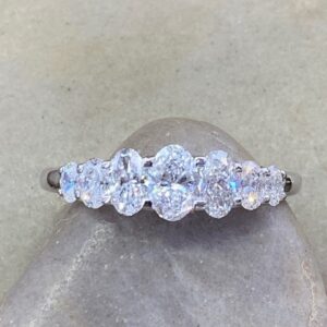 405-13016 OVAL DIAMONDS
