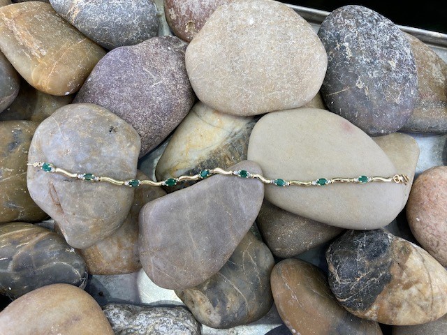116-14364 EMERALD & DIAMOND BRACELET - Image 2