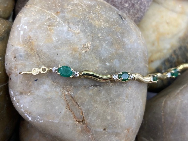 116-14364 EMERALD & DIAMOND BRACELET - Image 3