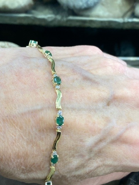 116-14364 EMERALD & DIAMOND BRACELET - Image 6