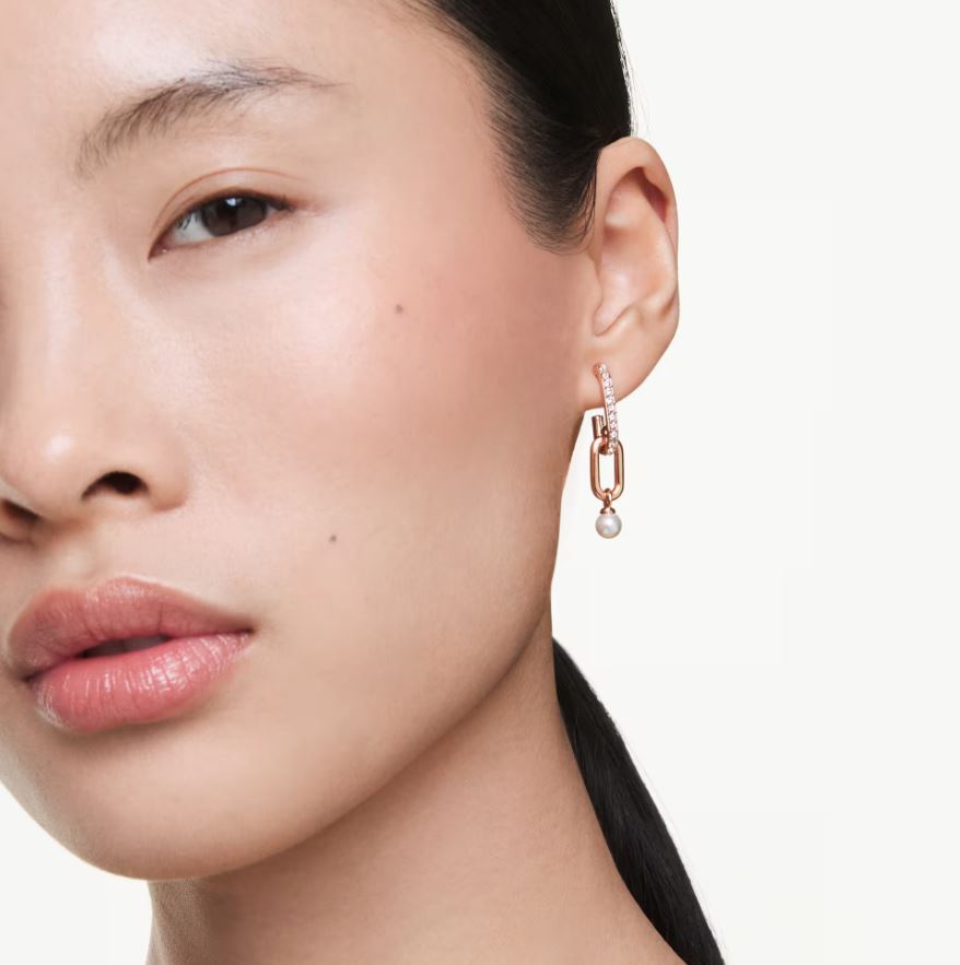 Constella drop earrings Crystal pearl, Round cut, White, Rose gold-tone plated - Image 2