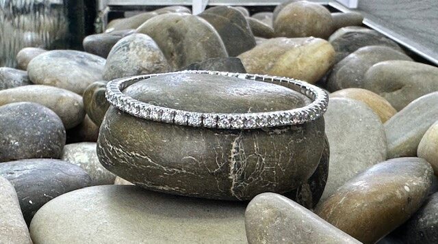 800-10371 STRETCH TENNIS BRACELET - Image 4