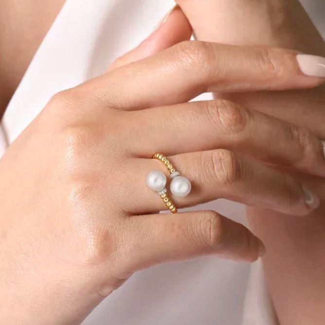 14K White-Yellow Gold Diamond and Pearl Bujukan Bypass Ring - Image 2