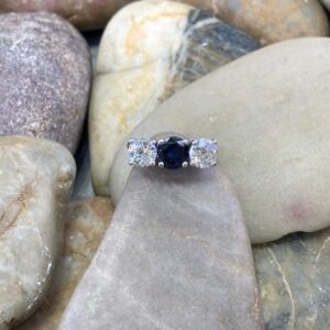 115-17488 SAPPHIRE & DIAMOND RING