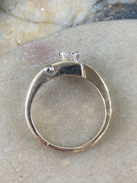 115-17544 OFF SET DIAMOND RING - Image 5