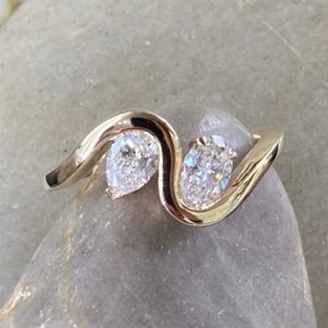 405-13019  PEAR & OVAL DIAMOND