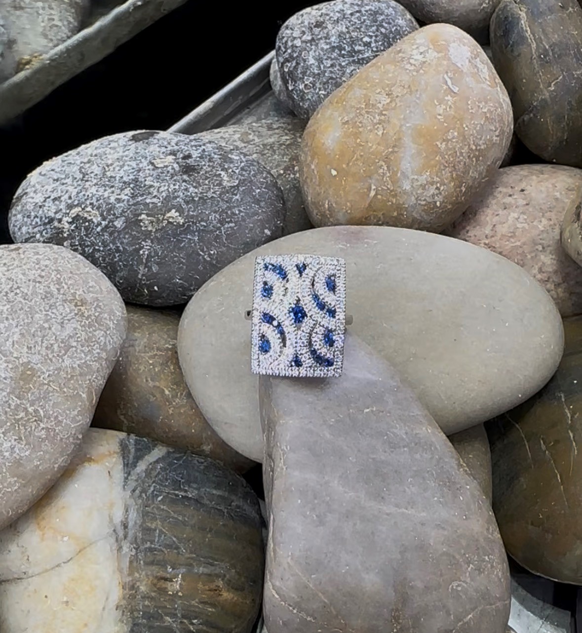 500-12143 SAPPHIRE & DIAMOND RING - Image 2