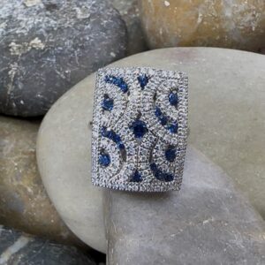 500-12143 SAPPHIRE & DIAMOND RING