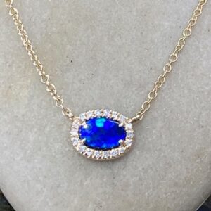 825-11031 Opal necklace