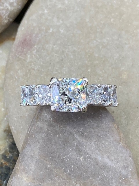 115-17634 Cushion cut Canadian Diamond
