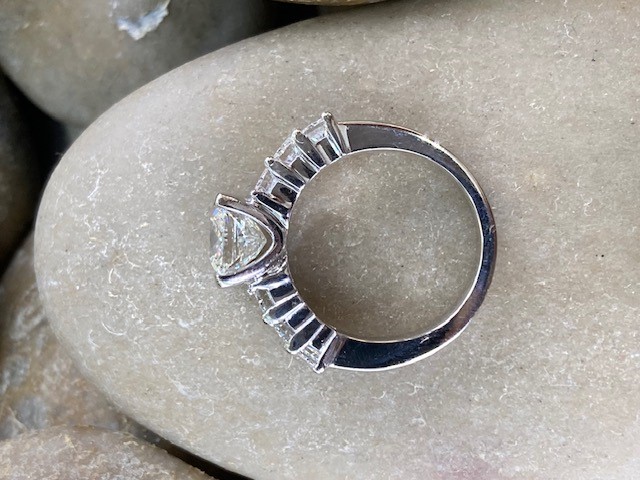 115-17634 Cushion cut Canadian Diamond - Image 5