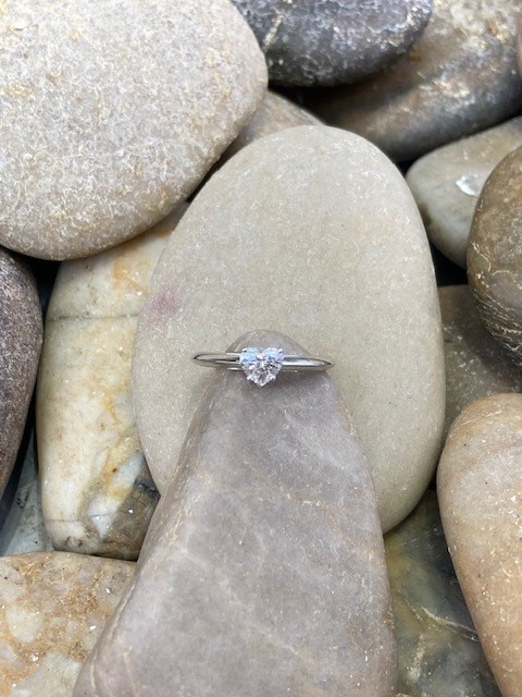 116-14529 Tiffany & Co HEART SHAPED DIAMOND - Image 2