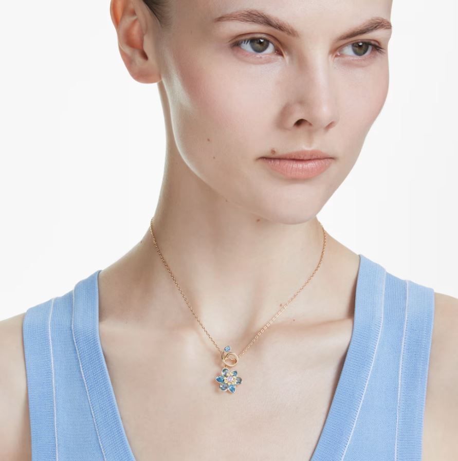 Idyllia pendant Mixed cuts, Flower, Blue, 18k gold finish - Image 2