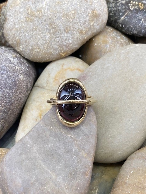 116-14643 GARNET CROSSOVER RING - Image 2