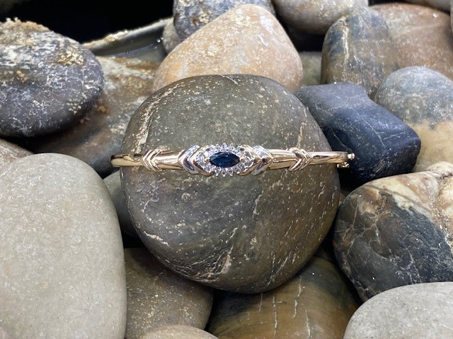 115-17672 SAPPHIRE & DIAMOND BANGLE - Image 2