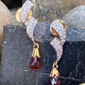 116-14532 GARNET & DIAMOND DROP EARRINGS