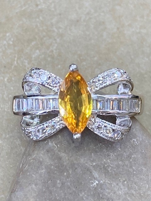 116-14560 CITRINE "BOW" RING