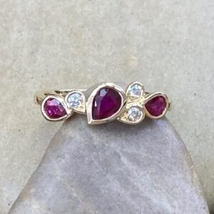 500-12218 RUBY & DIAMOND RING