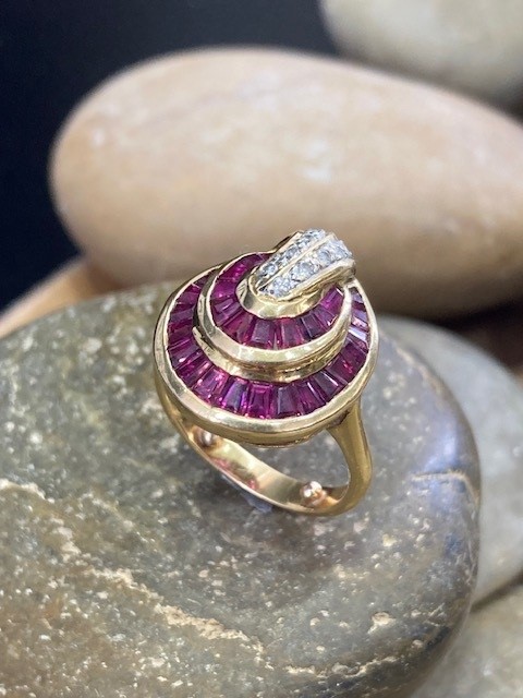 115-14614 RUBY CHAPEAU RING - Image 6