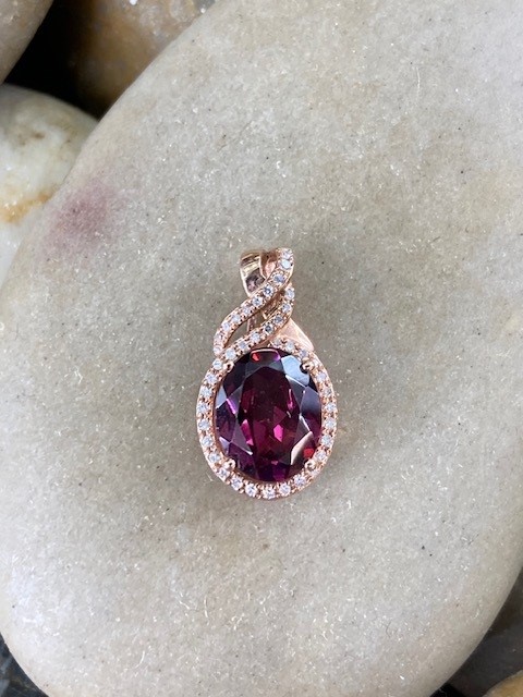 115-17708 RHODOLITE GARNET PENDANT