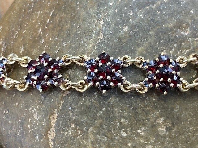 116-14949 BOHEMIAN GARNET BRACELET