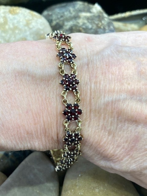 116-14949 BOHEMIAN GARNET BRACELET - Image 3