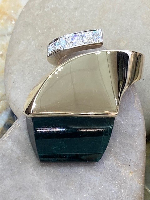 116-15011 GREEN TOURMALINE