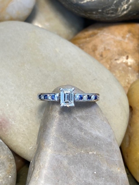 115-17800 EMERALD CUT DIAMOND - Image 2