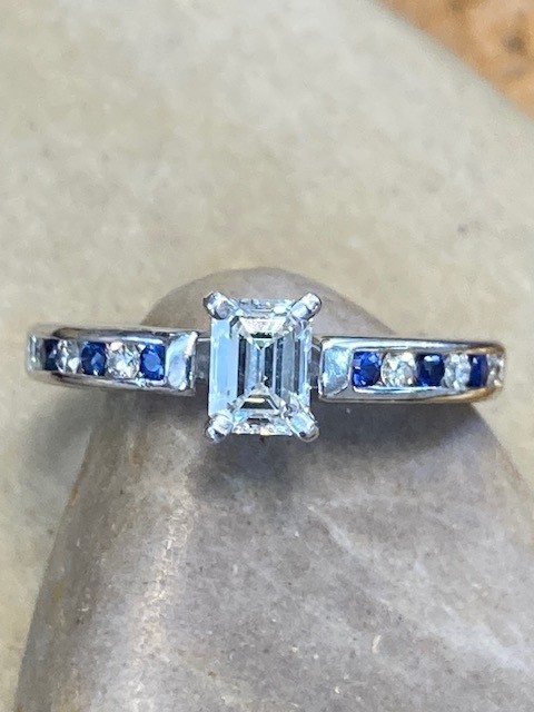115-17800 EMERALD CUT DIAMOND