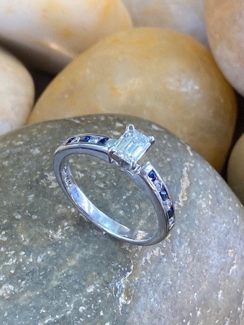 115-17800 EMERALD CUT DIAMOND - Image 3
