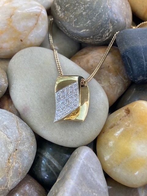 115-17826 DIAMOND PENDANT - Image 2