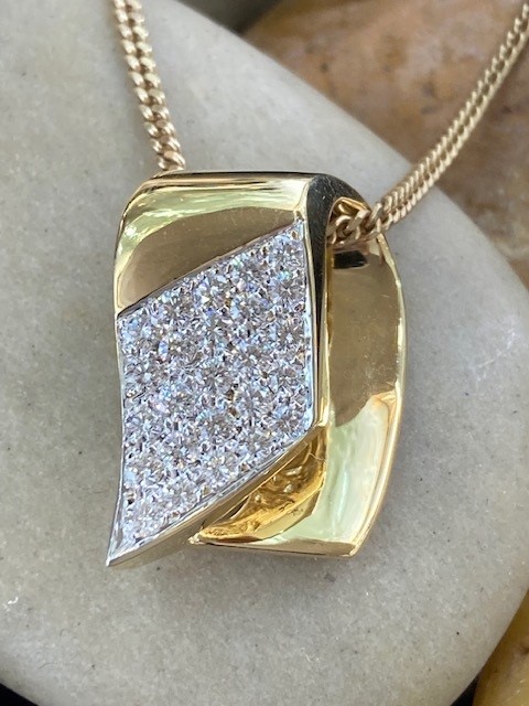 115-17826 DIAMOND PENDANT