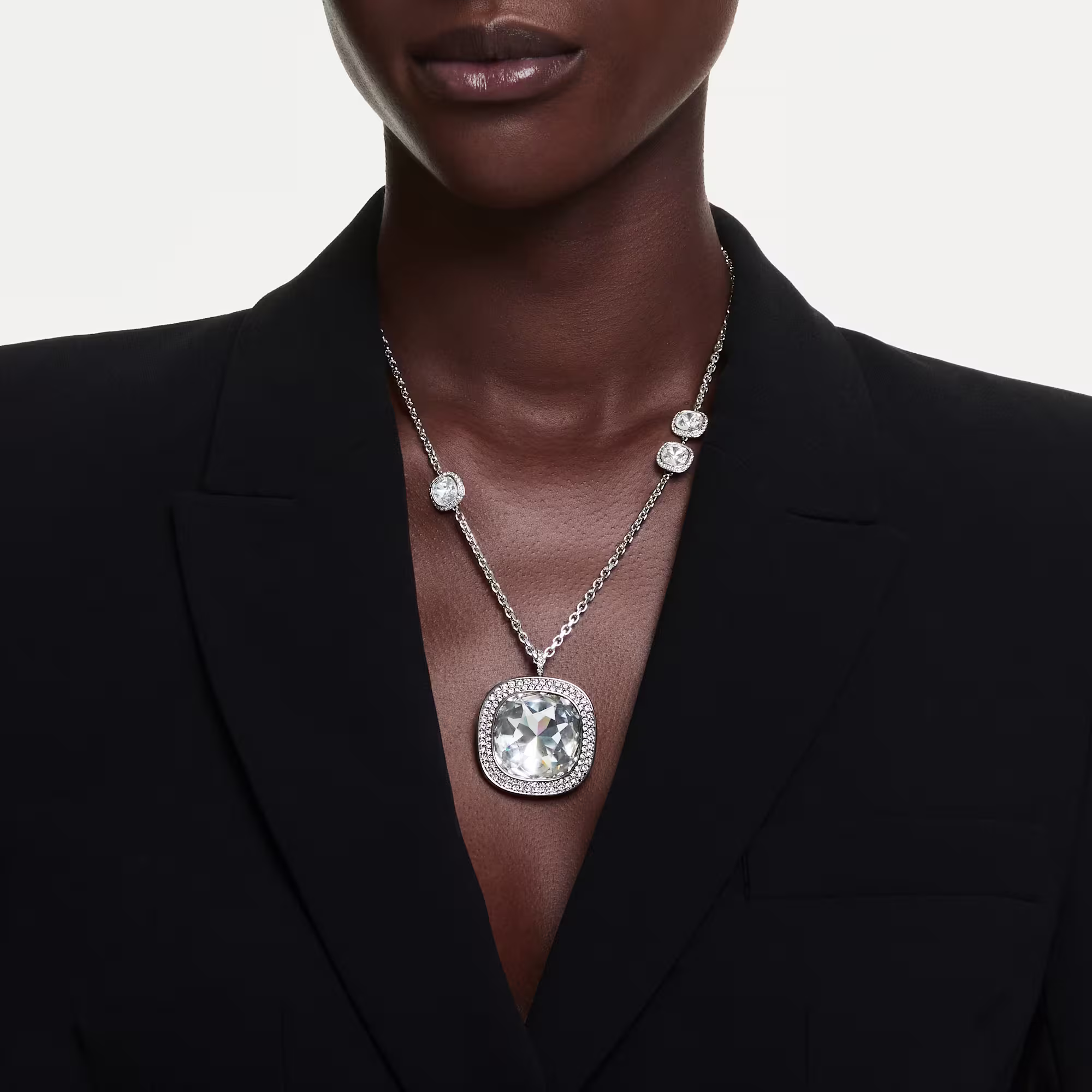 Una Angelic pendant and brooch - Image 4