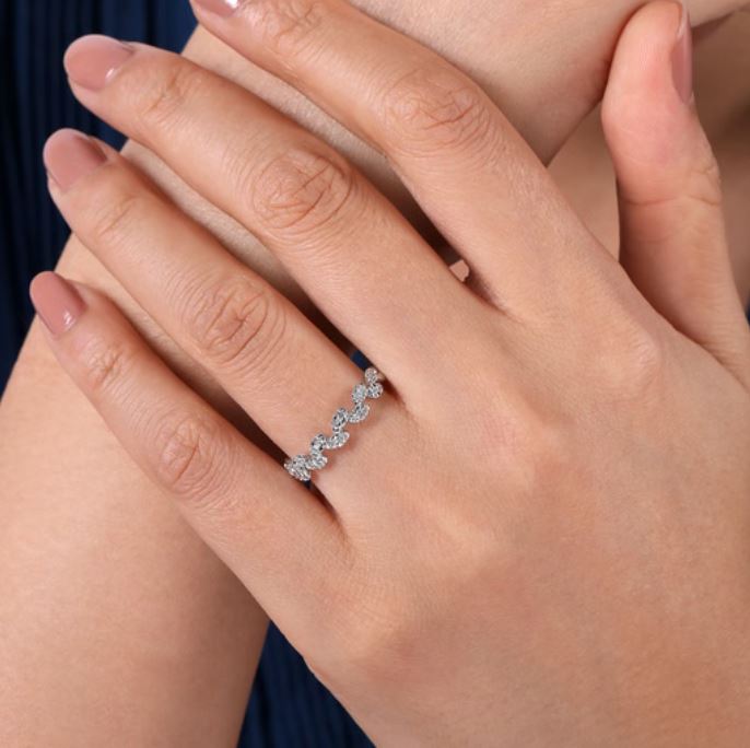14K White Gold Diamond Leaf Ring - Image 3