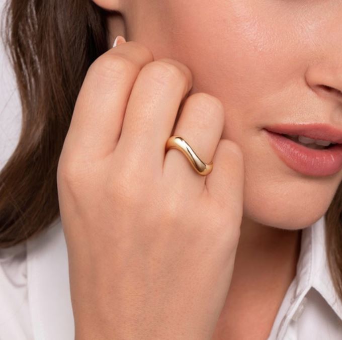 Soraya - 18K Yellow Gold Stackable Ring - Image 2