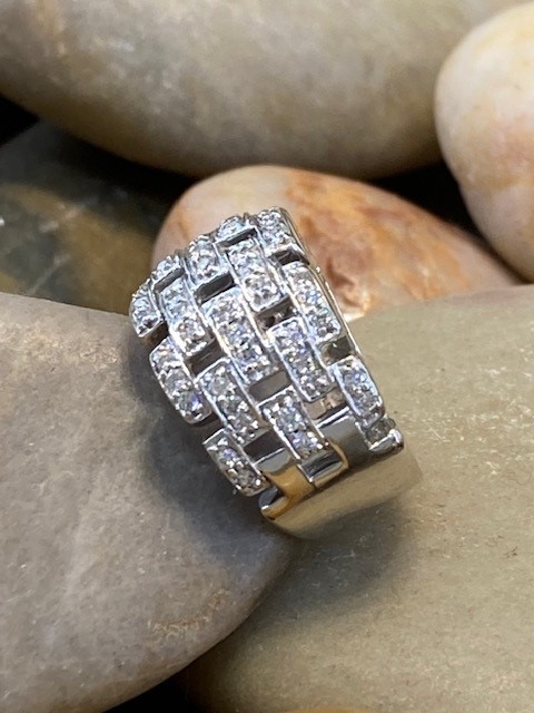 115-17912 Diamond Brick Wall Ring - Image 3