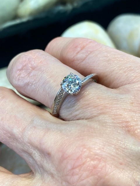116-15080 Simon G. BI-PASS ENGAGEMENT RING - Image 7