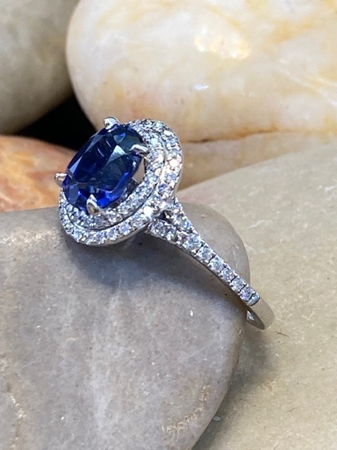 116-15191 Simon G. Sapphire & Diamond Ring - Image 3