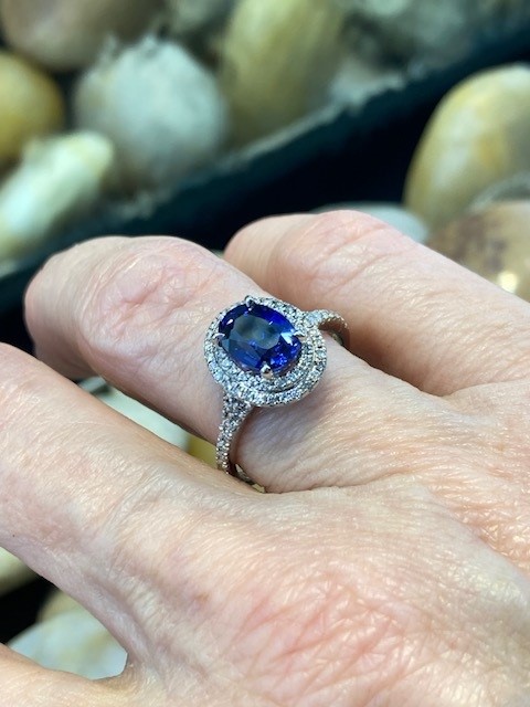 116-15191 Simon G. Sapphire & Diamond Ring - Image 7